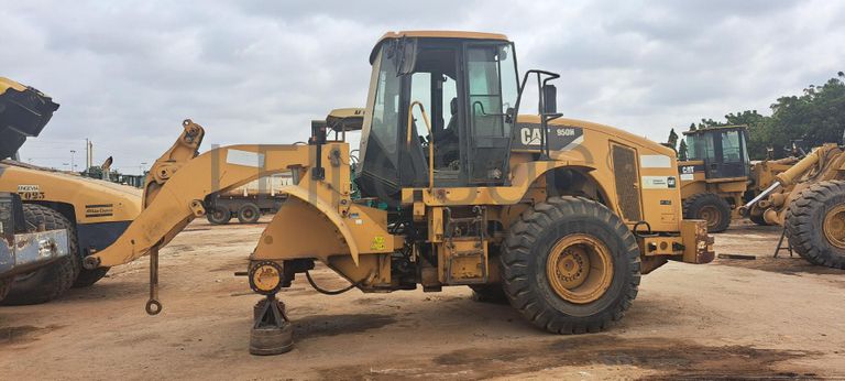 Pá Carregadora CATERPILLAR 950H  · Viana