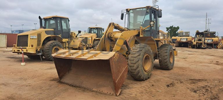 Pá Carregadora CATERPILLAR 938G · Viana