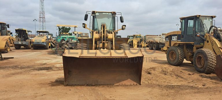 Pá Carregadora CATERPILLAR 938G · Viana