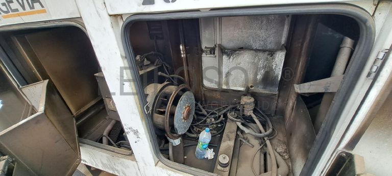 Gerador PERKINS 30 KVA · Viana