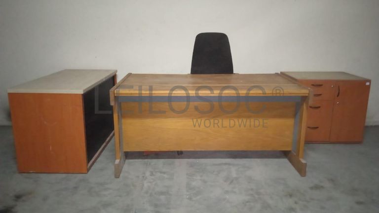 Mobiliário de escritório ·