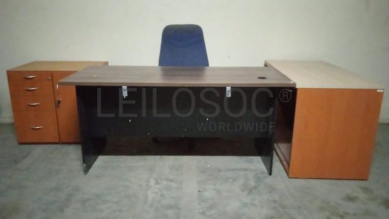 Mobiliário de escritório ·