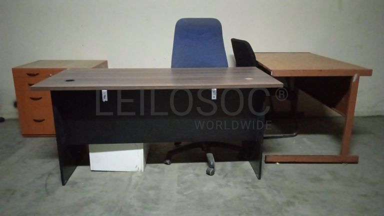 Mobiliário de escritório ·