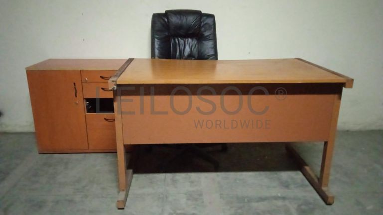 Mobiliário de escritório ·