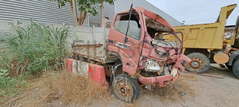 Camião basculante TOYOTA