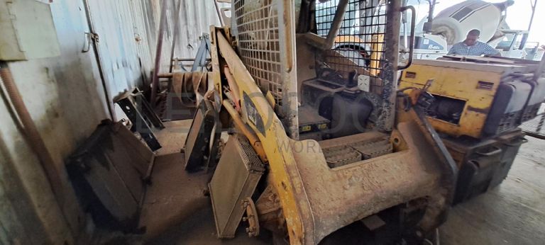 Mini pá CATERPILLAR 226B