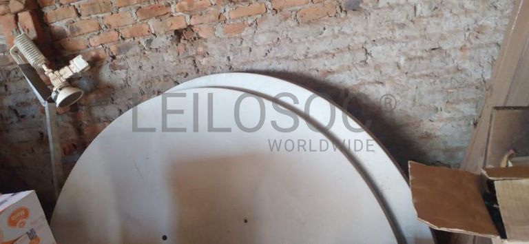 Pratos de  antena parabólica ·