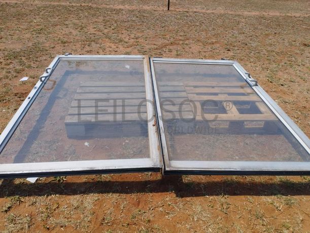 Portas de alumínio  ·