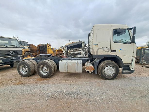 Camião Trator (6X4) VOLVO FM 12-36 · Viana