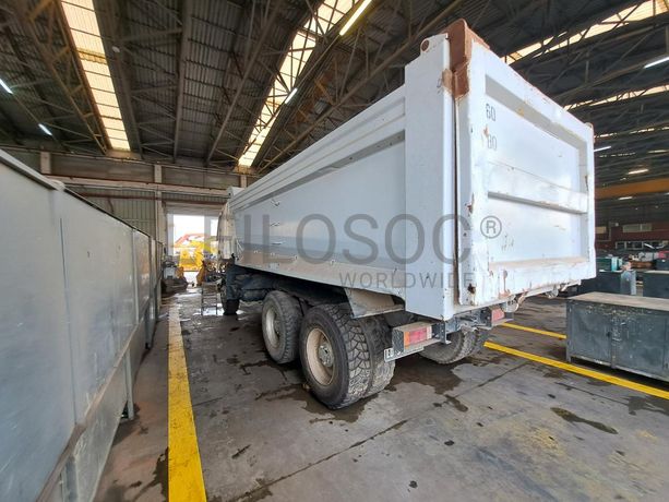 Camião Basculante 26 T (6X4) VOLVO FM 13-400 · Viana