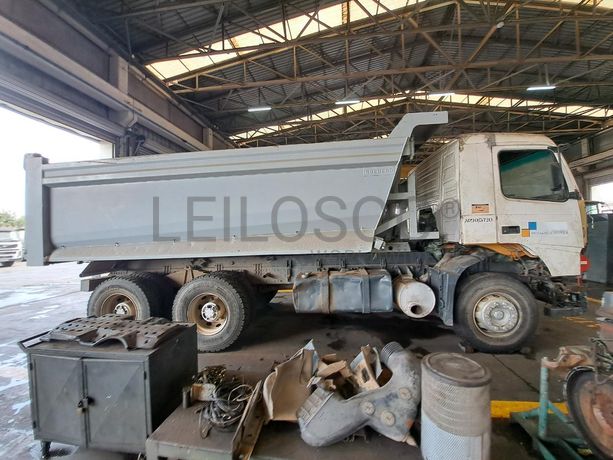 Camião Basculante 26 T (6X4) VOLVO FM 13-400 · Viana