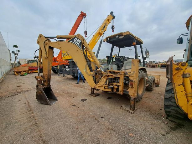 Retroescavadora CATERPILLAR 428 D · Viana
