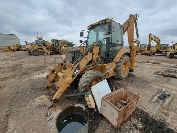 Retroescavadora CATERPILLAR 428 D · Viana