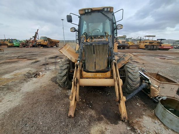 Retroescavadora CATERPILLAR 428 D · Viana