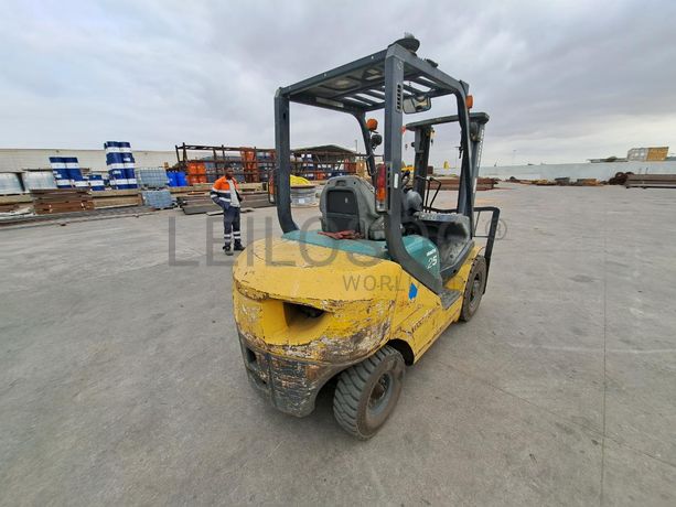 Empilhador KOMATSU FD25T-16 · Viana