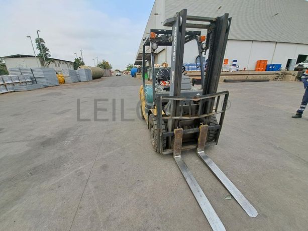 Empilhador KOMATSU FD25T-16 · Viana