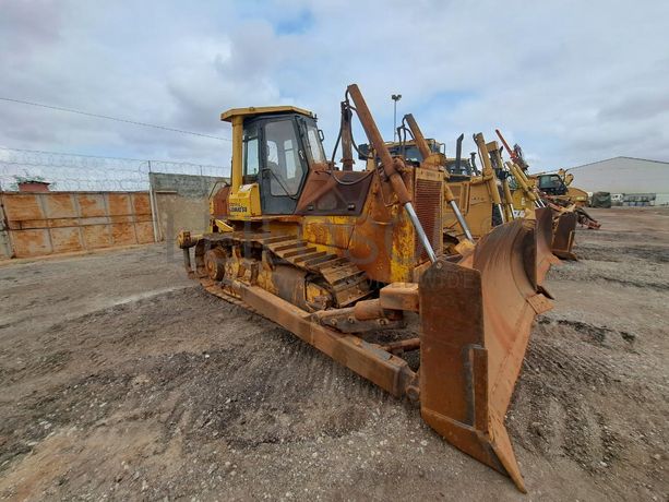Bulldozer KOMATSU D65E-12 · Viana