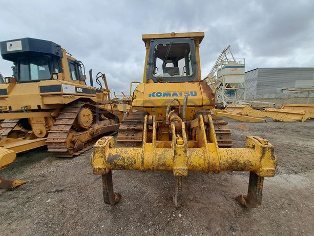 Bulldozer KOMATSU D65E-12 · Viana