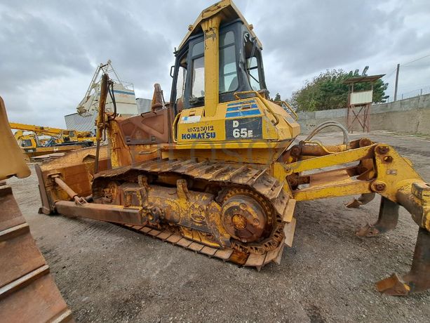 Bulldozer KOMATSU D65E-12 · Viana