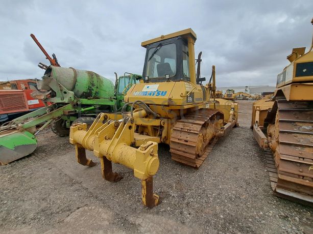 Bulldozer KOMATSU D65E-12 · Viana