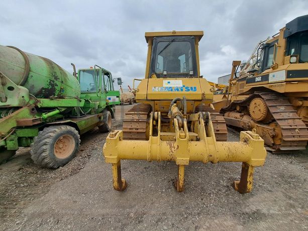 Bulldozer KOMATSU D65E-12 · Viana