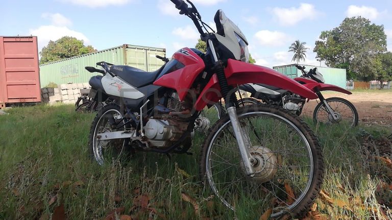 Motorizada de marca Honda XL LEK ·