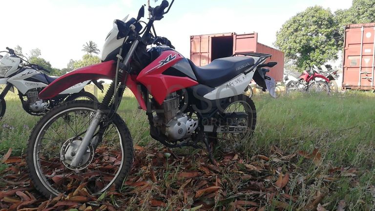 Motorizada de marca Honda XL LEK ·