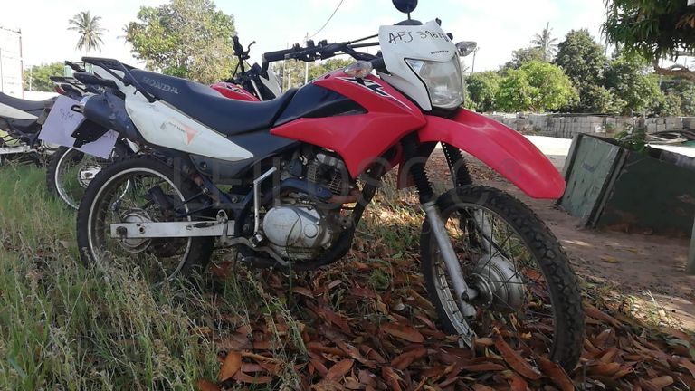 Motorizada de marca Honda XL LEK ·