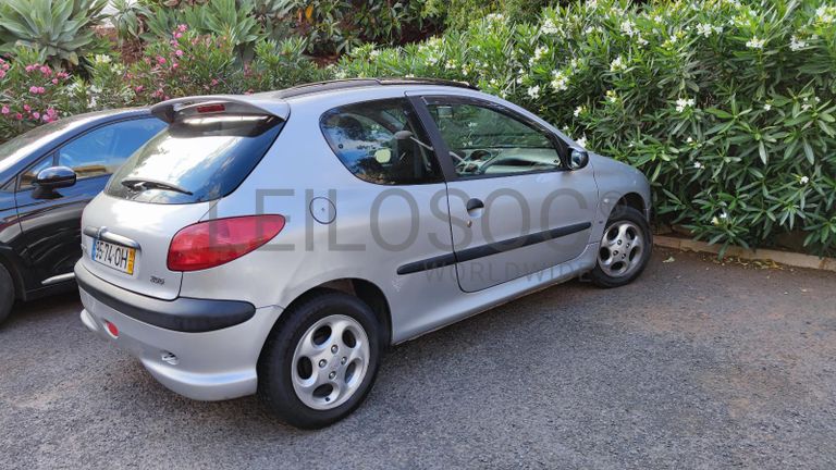 PEUGEOT 206