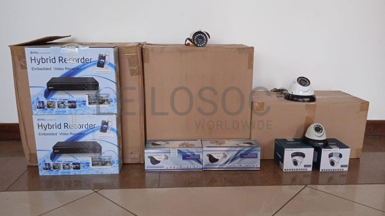 Equipamentos de segurança + Câmeras de vigilância  + Câmeras Bullet + Câmeras Bullet + Câmeras Bullet + Câmeras Bullet ·