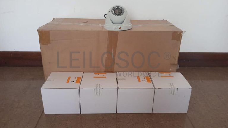 Equipamentos de segurança + Câmeras Dome + Câmeras Dome + Câmeras Dome + Câmeras Dome + Câmeras Dome ·