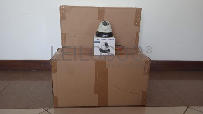 Equipamentos de segurança + Câmeras Eyeball + Câmeras Eyeball + Câmeras Eyeball + Câmeras Eyeball + Câmeras Eyeball ·