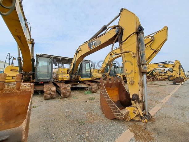 Escavadora (20 Ton.) CATERPILLAR 320D · Viana