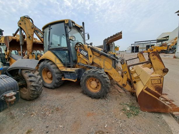Retroescavadora (9 Ton.) CATERPILLAR 428F · Viana