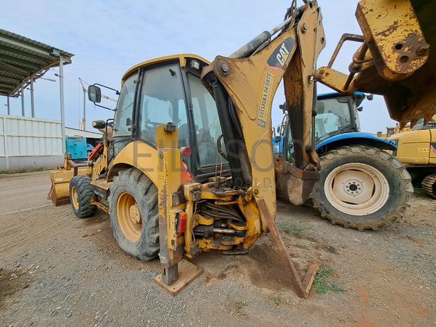 Retroescavadora (9 Ton.) CATERPILLAR 428F · Viana