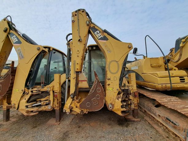 Retroescavadora (9 Ton.) CATERPILLAR 428E  · Viana