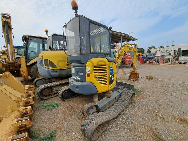 Mini giratória (4 Ton.) KOMATSU PC35MR-2 · Viana