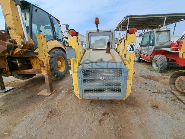 Mini pá carregadora (3 Ton.) WACKER NEUSON 901SP · Viana