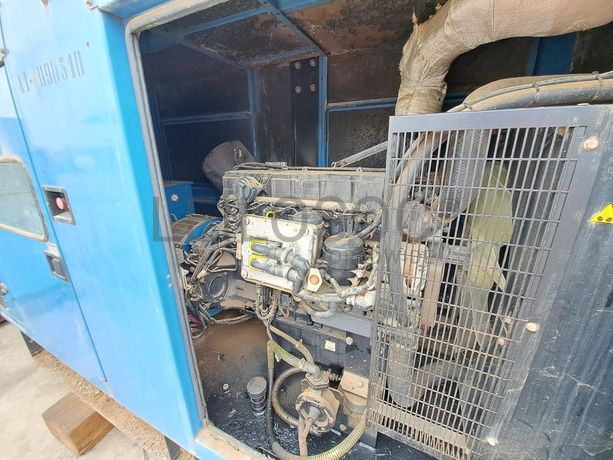 Gerador (275KVA) VOLVO SDMO V275K · Viana