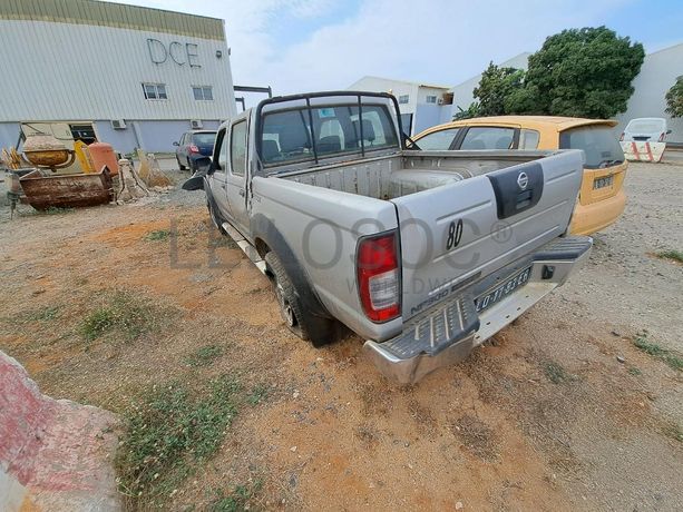 Pick-up NISSAN HARDBODY 4x4 D/C · Viana