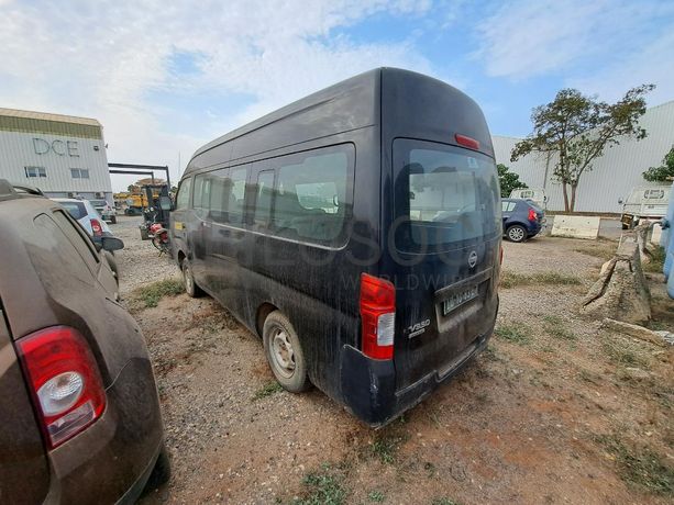 Miniautocarro NISSAN URVAN · Viana