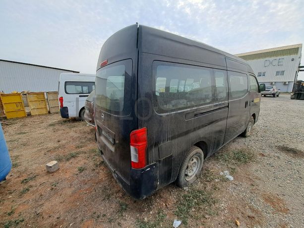 Miniautocarro NISSAN URVAN · Viana