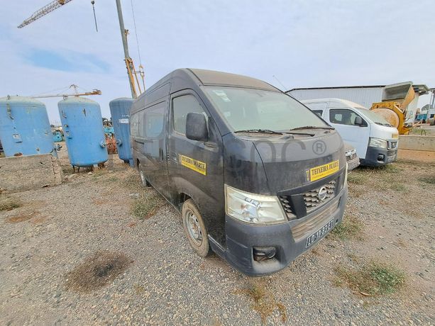Miniautocarro NISSAN URVAN · Viana