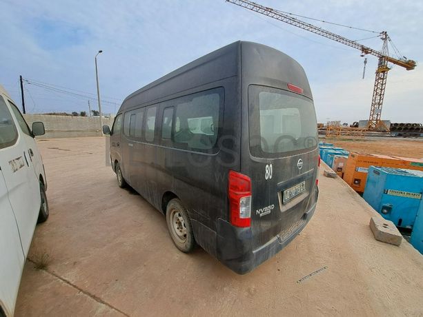 Miniautocarro NISSAN URVAN · Viana