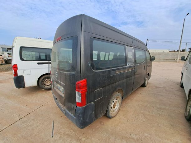 Miniautocarro NISSAN URVAN · Viana