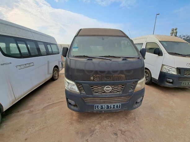 Miniautocarro NISSAN URVAN · Viana