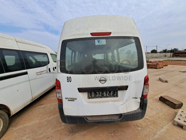 Miniautocarro NISSAN URVAN · Viana