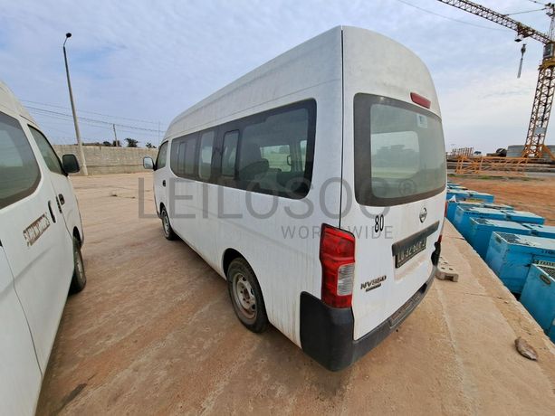Miniautocarro NISSAN URVAN · Viana