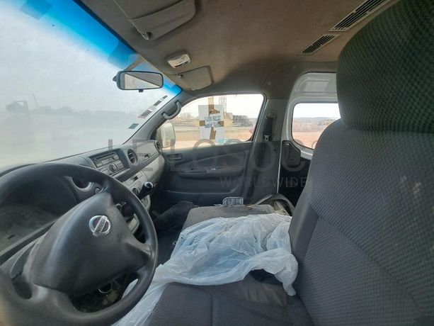 Miniautocarro NISSAN URVAN · Viana