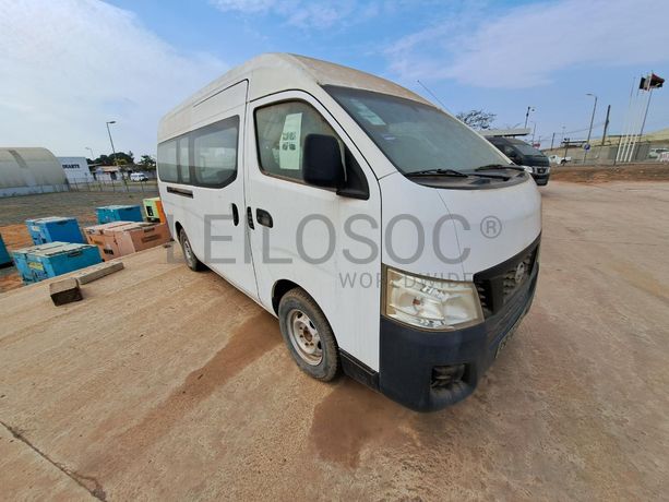 Miniautocarro NISSAN URVAN · Viana
